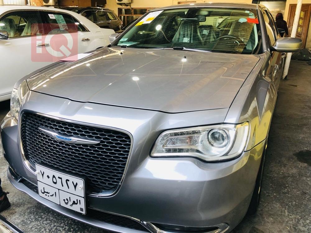 کرایسلەر 300